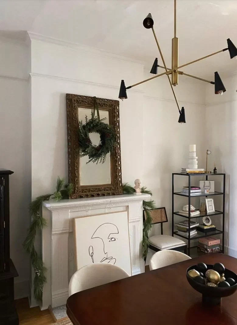 75 Stunning DIY Holiday Wreath Ideas to Transform Every Space in Your Home 61 Dining Room Mirror Wreath