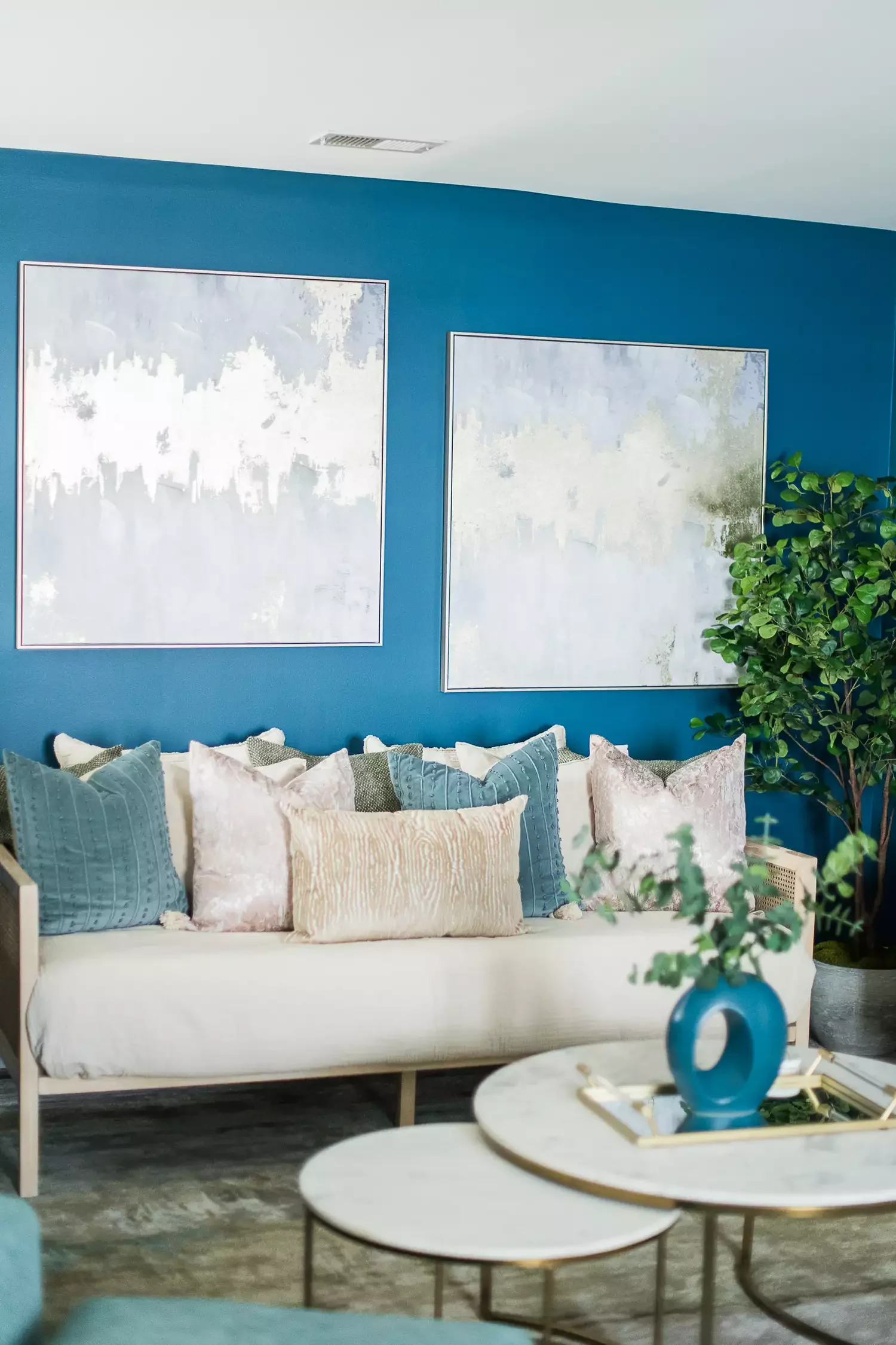 13 Creative Daybed Solutions That Make Small Spaces Feel Bigger and More Functional 8 Disguise a Bed With Plenty of Pillows