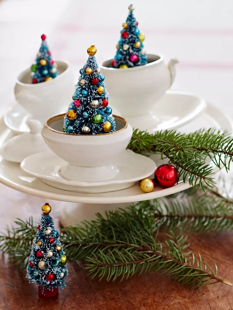 Dishware Christmas Table Centerpiece