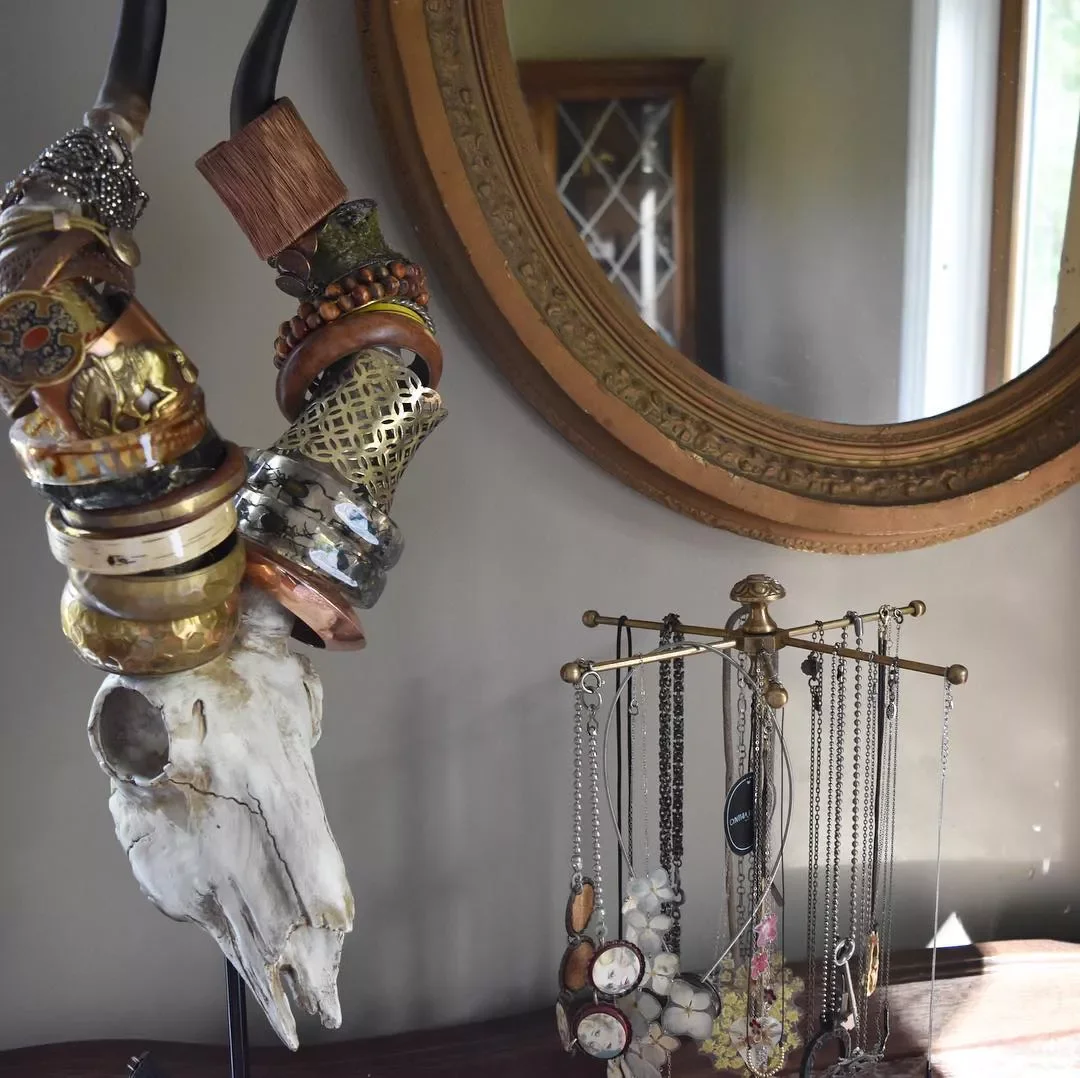 20 Creative Jewelry Organization Ideas That Beautify Your Space Display Bangles on Antlers