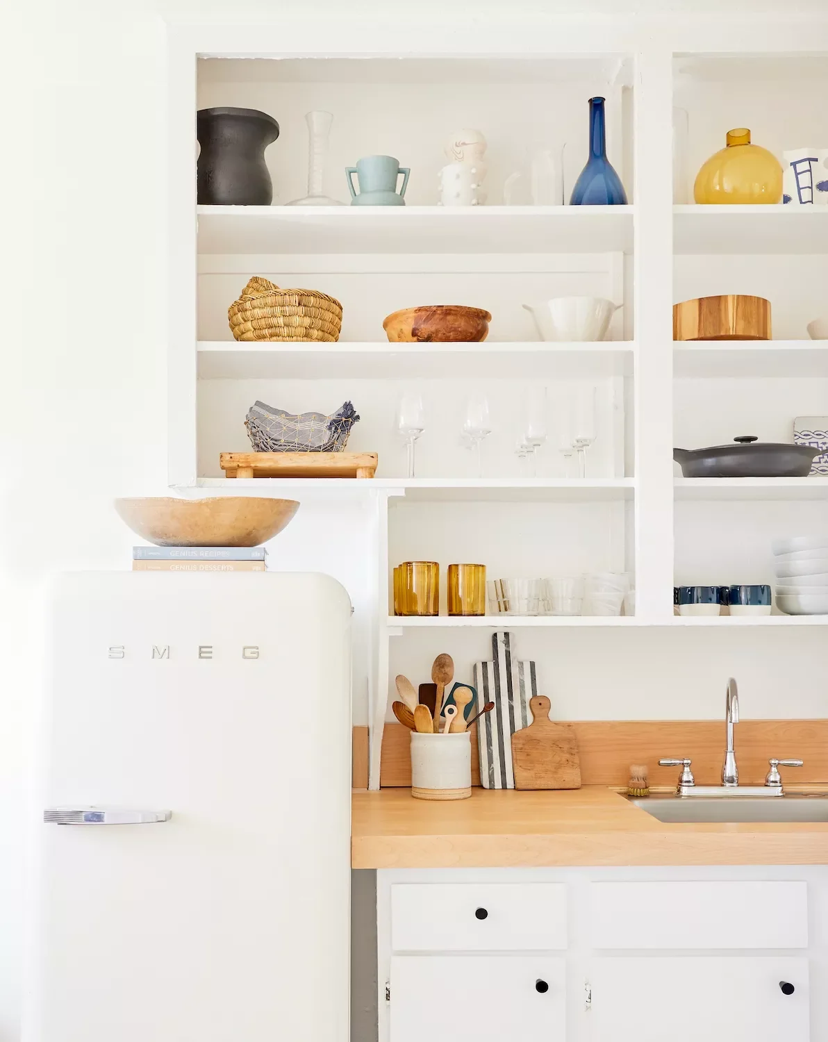 52 Creative Apartment Kitchen Ideas That Keep Your Security Deposit Safe 11 Display Everyday Items