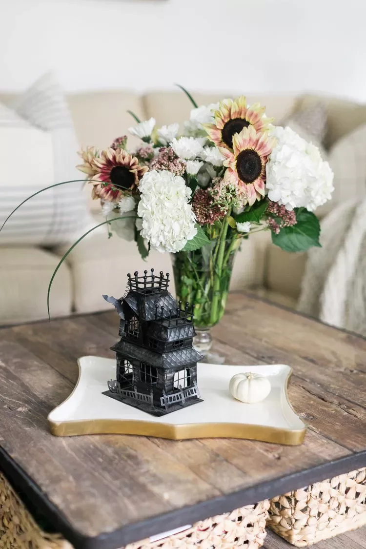 40 Effortless Modern Fall Decorating Ideas That Feel Just Right 13 Display Fall Flowers