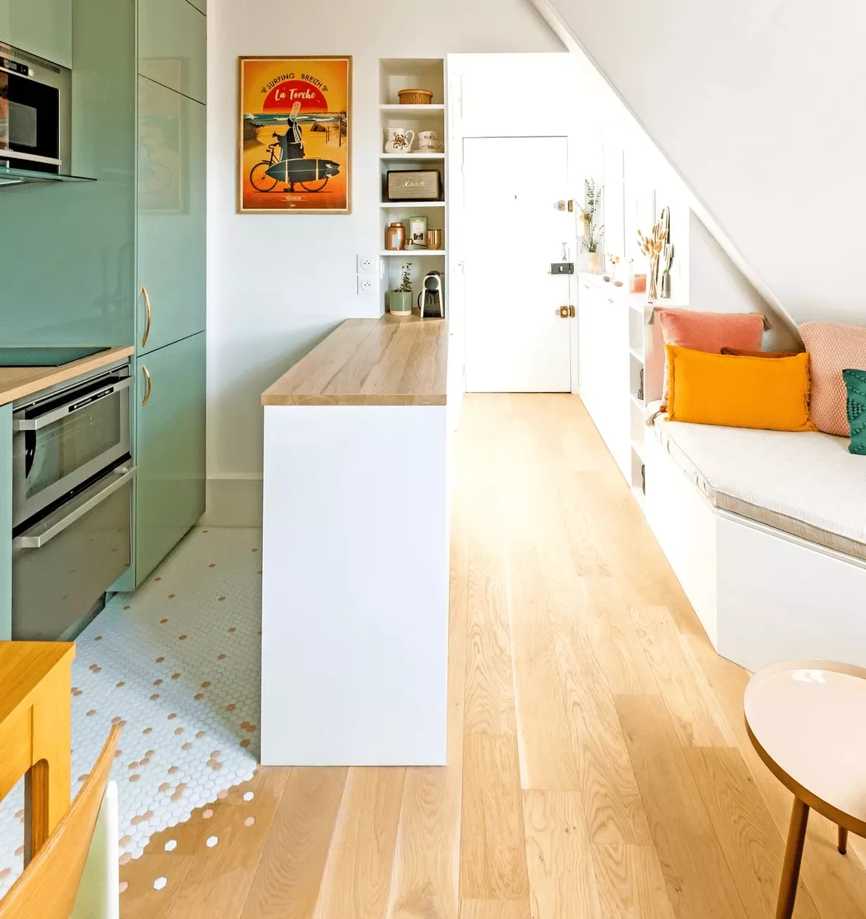 52 Creative Apartment Kitchen Ideas That Keep Your Security Deposit Safe 42 Divide With a Peninsula