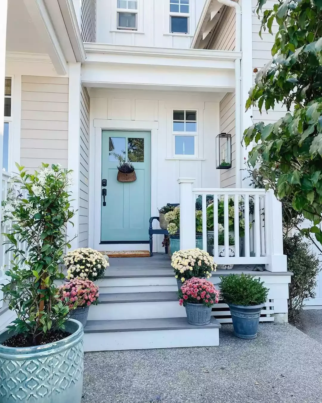 52 Autumn Front Porch Ideas That Will Transform Your Home's Entrance This Fall 21 Do Not Overlook Dried Lavender
