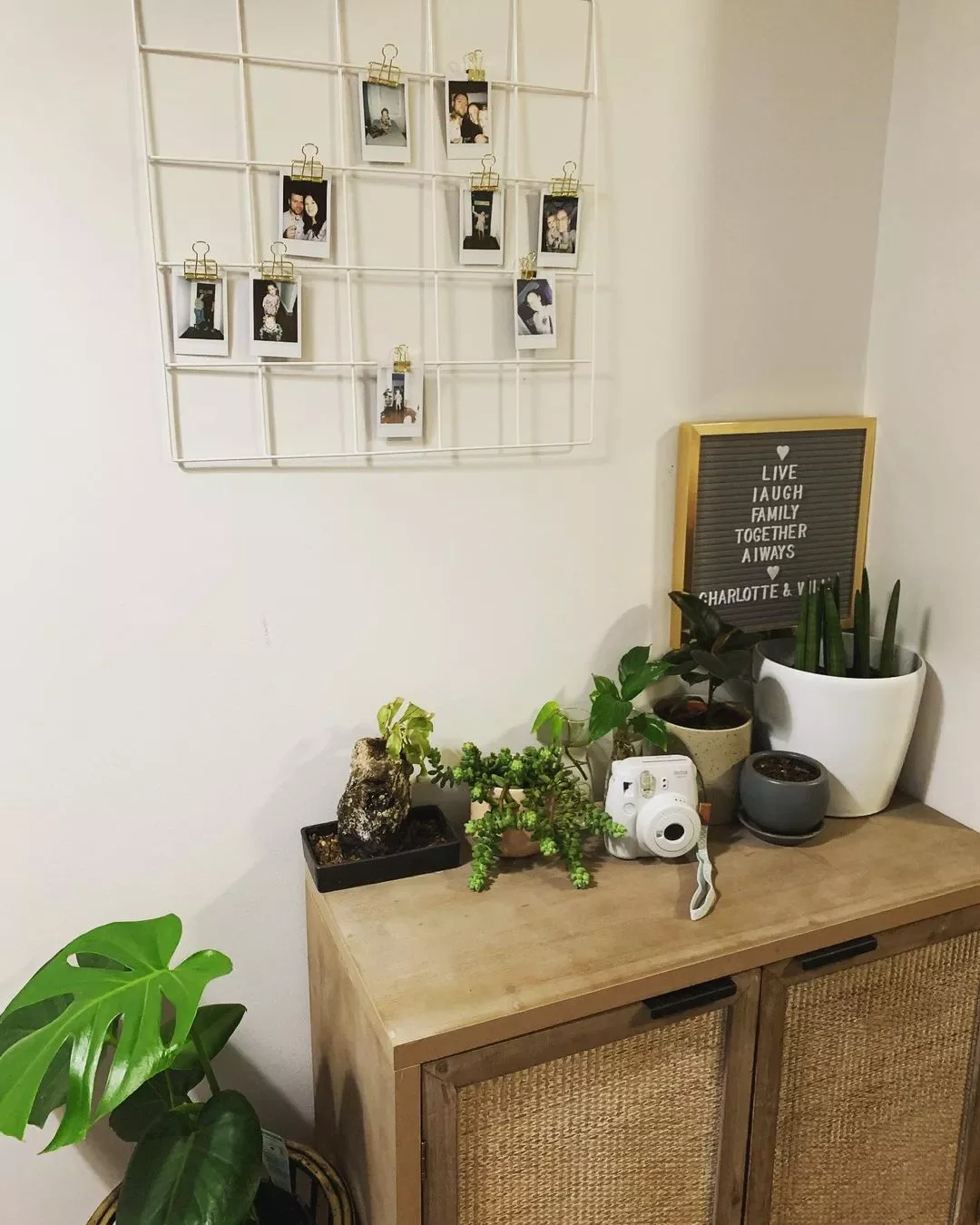 31 Creative Photo Wall Ideas to Transform Your Home 9 Don