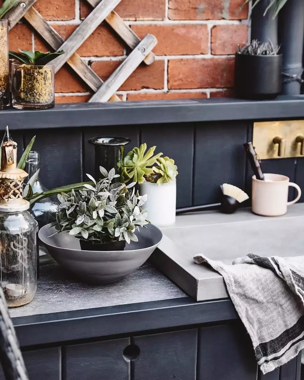 12 Brilliant Outdoor Sink Ideas That Will Transform Your Backyard 9 Don