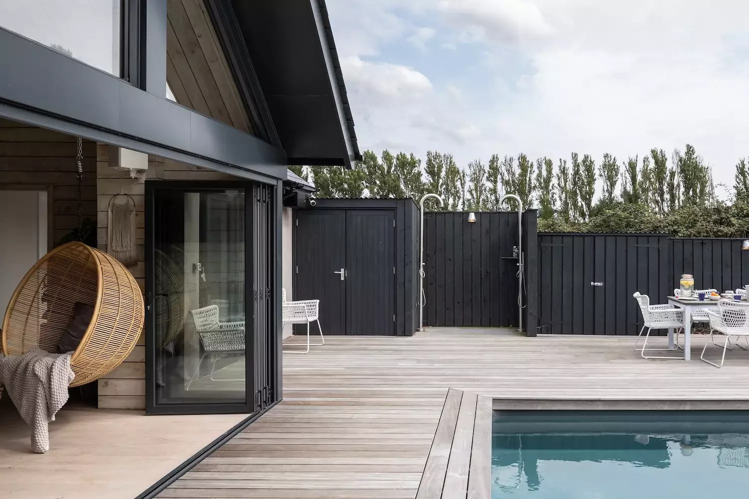 34 Stunning Outdoor Shower Ideas to Transform Your Backyard Oasis 7 Double Outdoor Shower