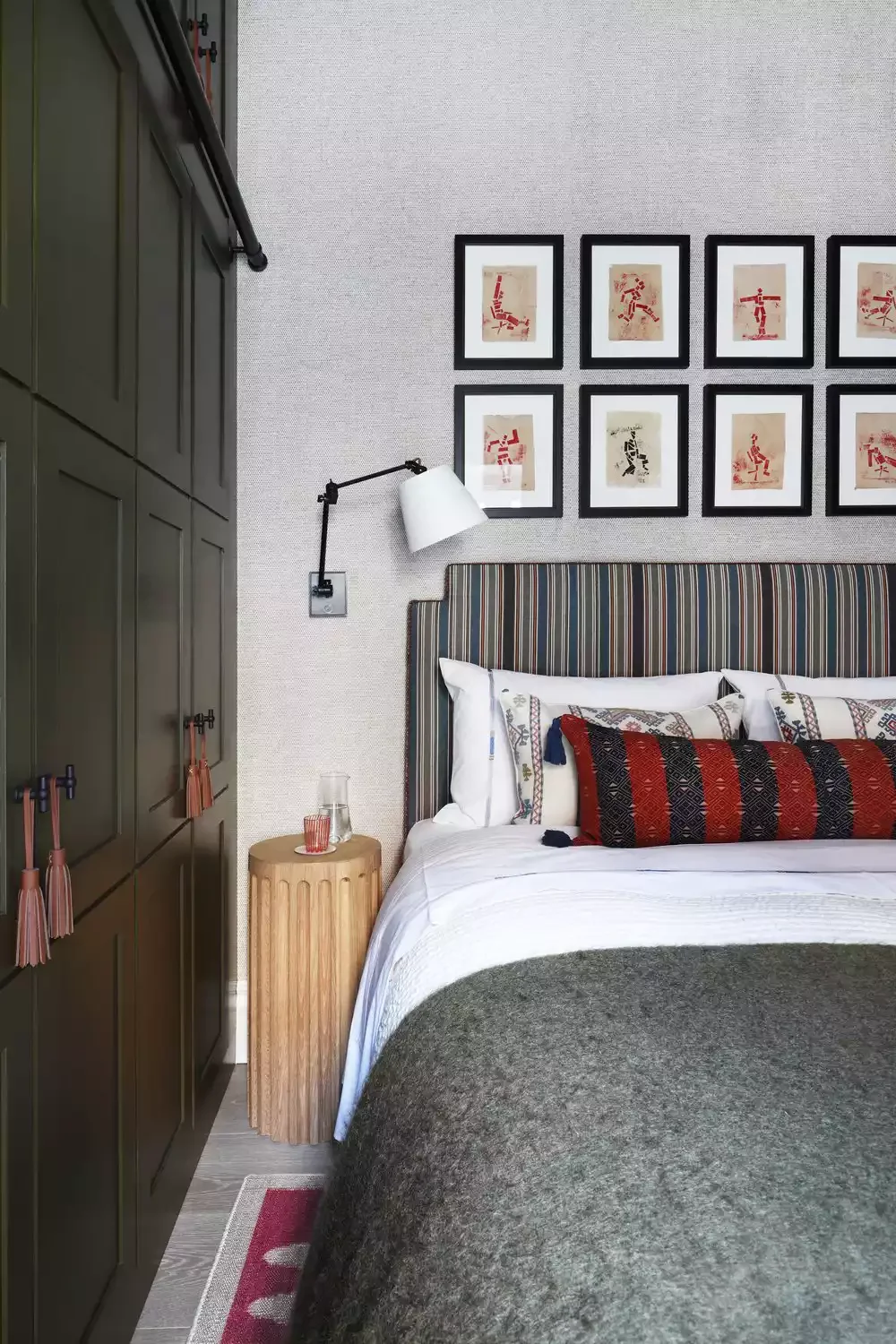 66 Creative Ways to Transform the Wall Above Your Bed Into a Stunning Focal Point Double Row of Illustrations