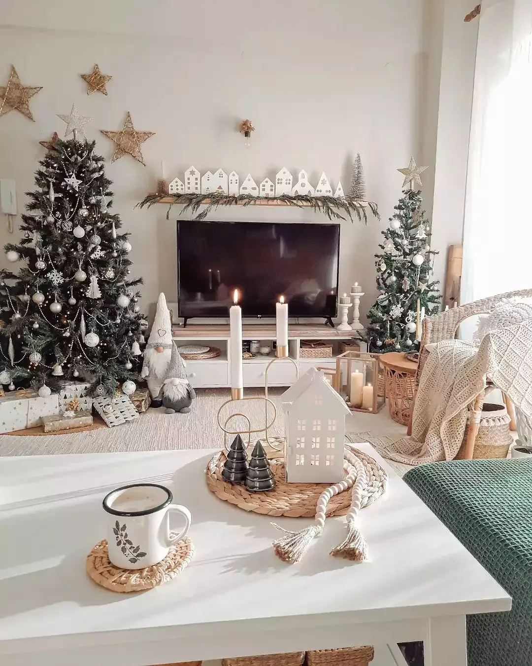 32 Stunning White Christmas Tree Ideas That Will Transform Your Holiday Decor 20 Double the White