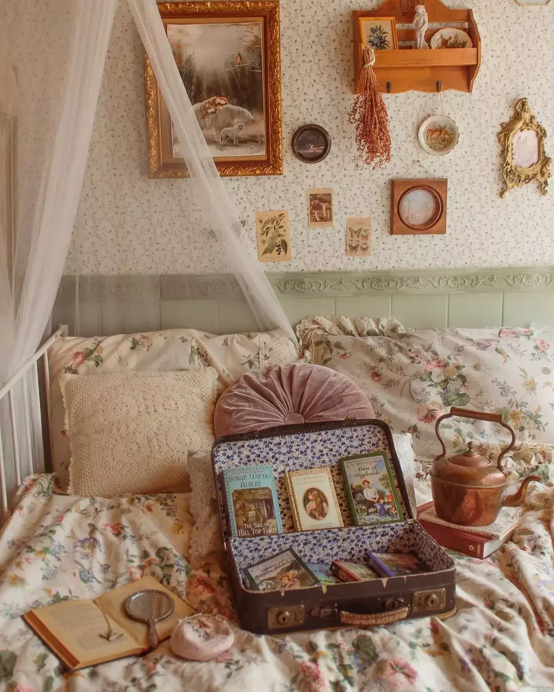 34 Dreamy Cottagecore Bedroom Ideas That Will Make You Want to Redecorate Tonight 12 Doze Off Under a Canopy