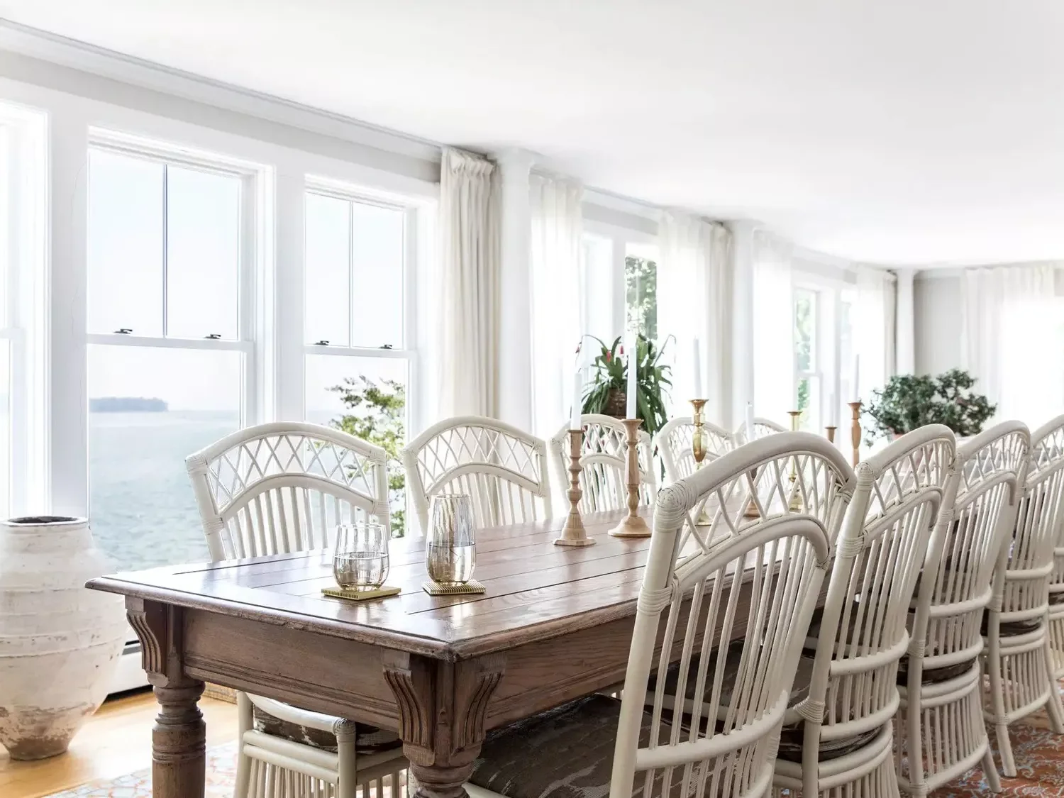 29 Stunning Large Floor Vase Ideas to Transform Your Home Decor 10 Draw Inspiration From Mediterranean-Style