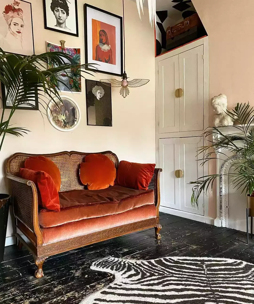 27 Fresh Modern Victorian Design Ideas That Feel Anything But Stuffy 15 Draw the Eye Down to the Floor