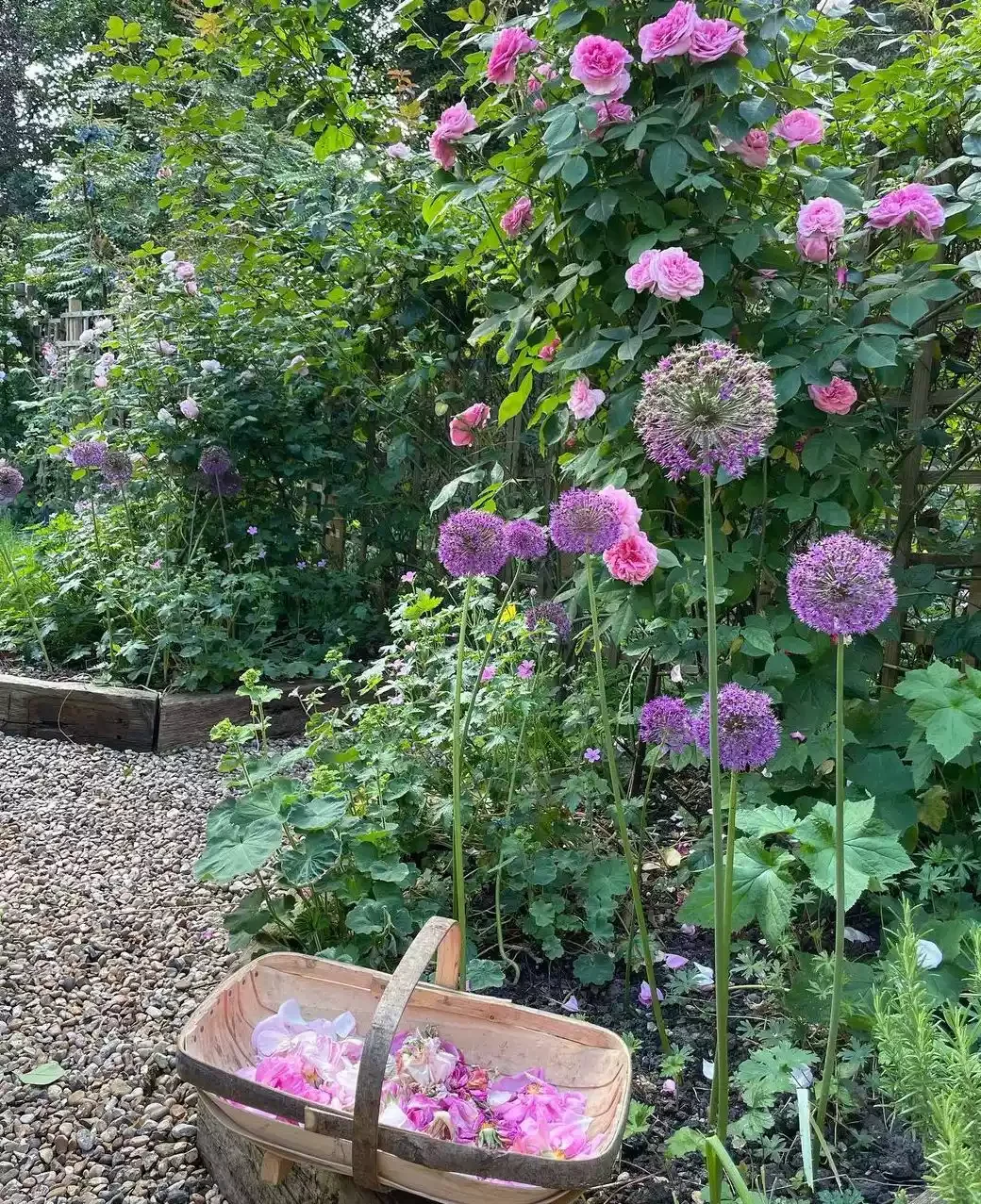 37 Stunning Flower Bed Designs That Will Transform Your Garden Draw the Eye Up
