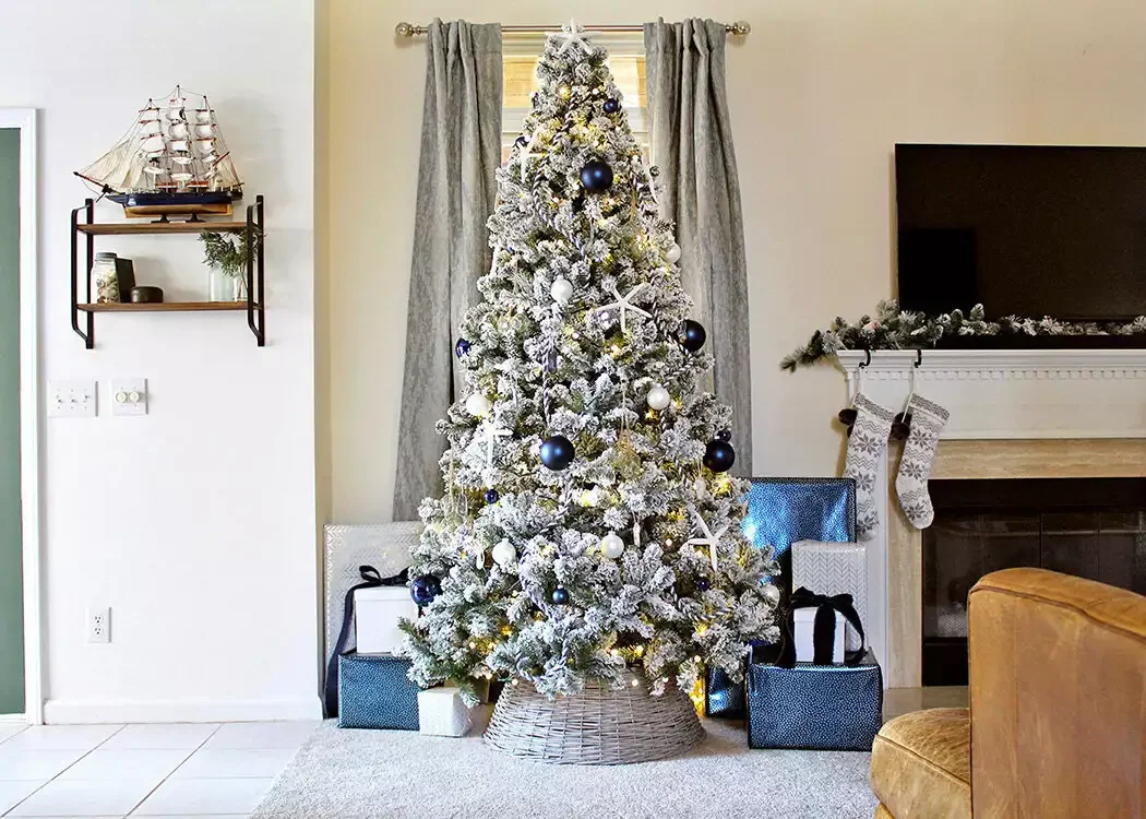 27 Stunning Flocked Christmas Tree Ideas That Transform Your Holiday Decor 5 Dream of the Coast