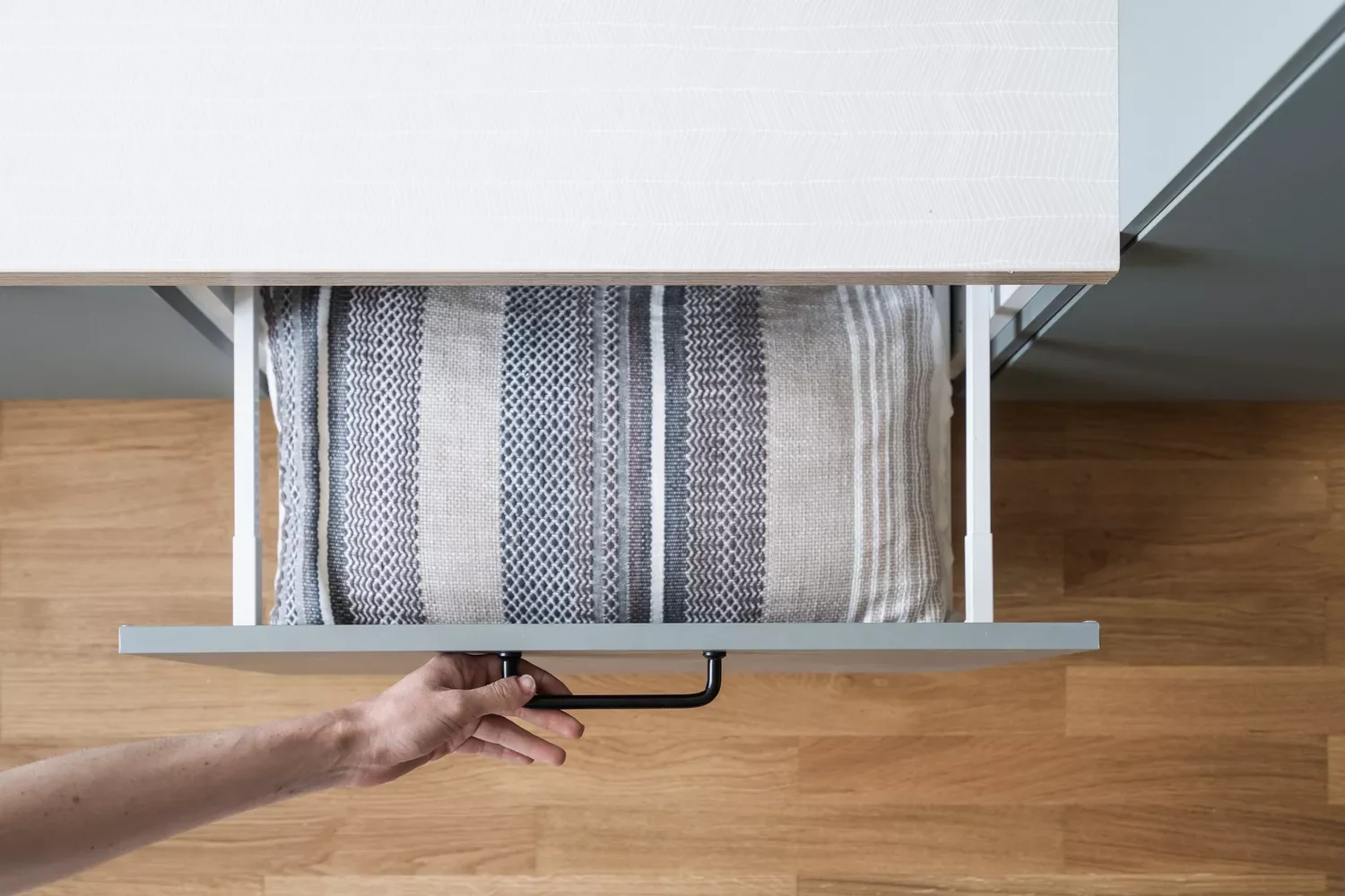 22 Smart Ways to Organize and Store Your Pillows at Home Dresser Drawer