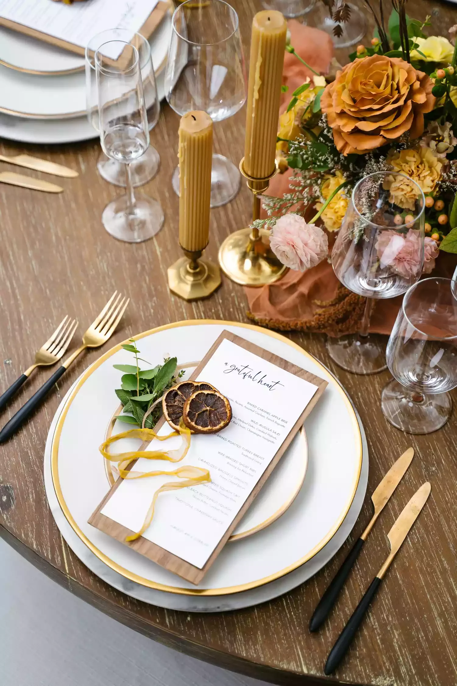 40 Stunning Christmas Table Decor Ideas That Will Make Your Holiday Gatherings Unforgettable 29 Dried Citrus Slices