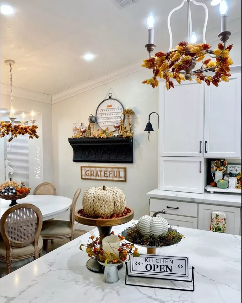 24 Subtle Fall Kitchen Decorating Ideas That Bring Perfect Autumn Warmth 6 Earthy Decor