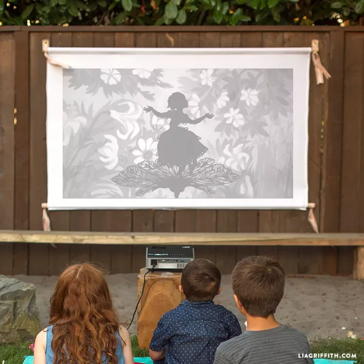 14 Charming Ideas for Creating the Perfect Backyard Movie Experience 1 Easy DIY Outdoor Movie Screen