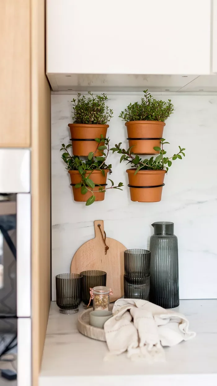 28 Creative DIY Vertical Garden Projects to Transform Your Space Easy Indoor Herb Wall Garden