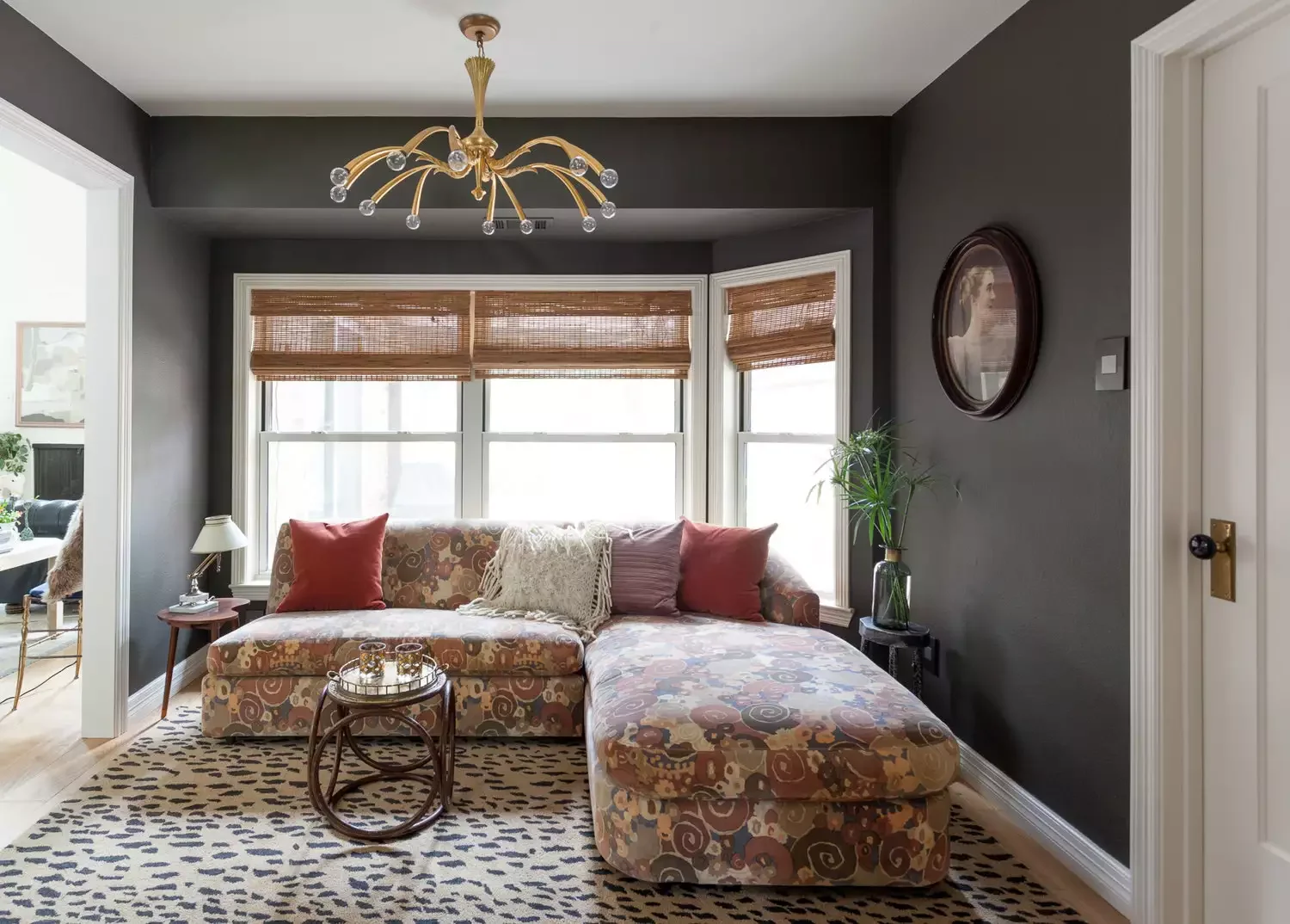 39 Bold Black Living Room Ideas That Will Transform Your Space Into Something Extraordinary 8 Eclectic Black Living Room