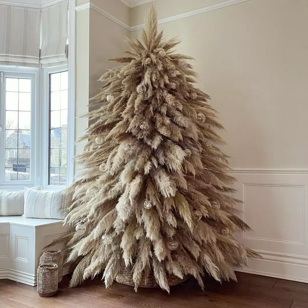 43 DIY Christmas Tree Ideas That Will Wow Your Holiday Guests Elegant Pampas Grass Tree