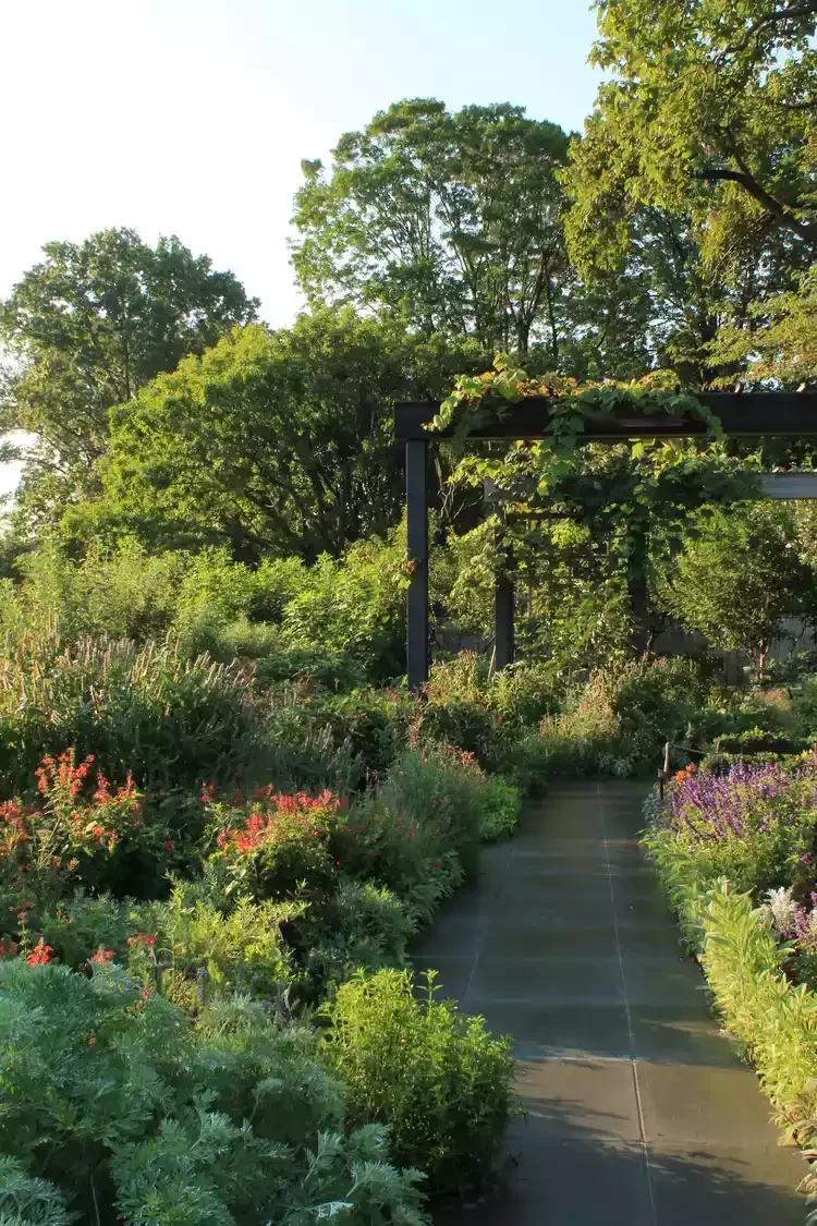 27 Gorgeous Garden Pathway Ideas to Transform Your Outdoor Space Elegant Stone Walkway