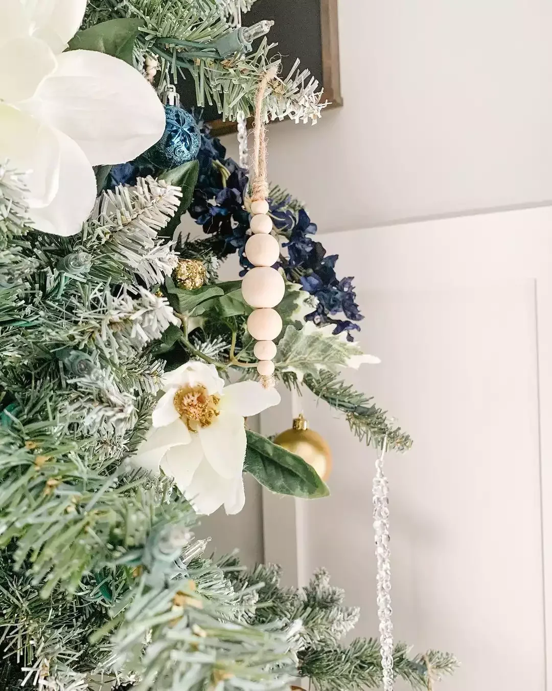 60 Stunning Christmas Tree Ideas to Transform Your Home This Holiday Season 28 Elegant Tree Decorations