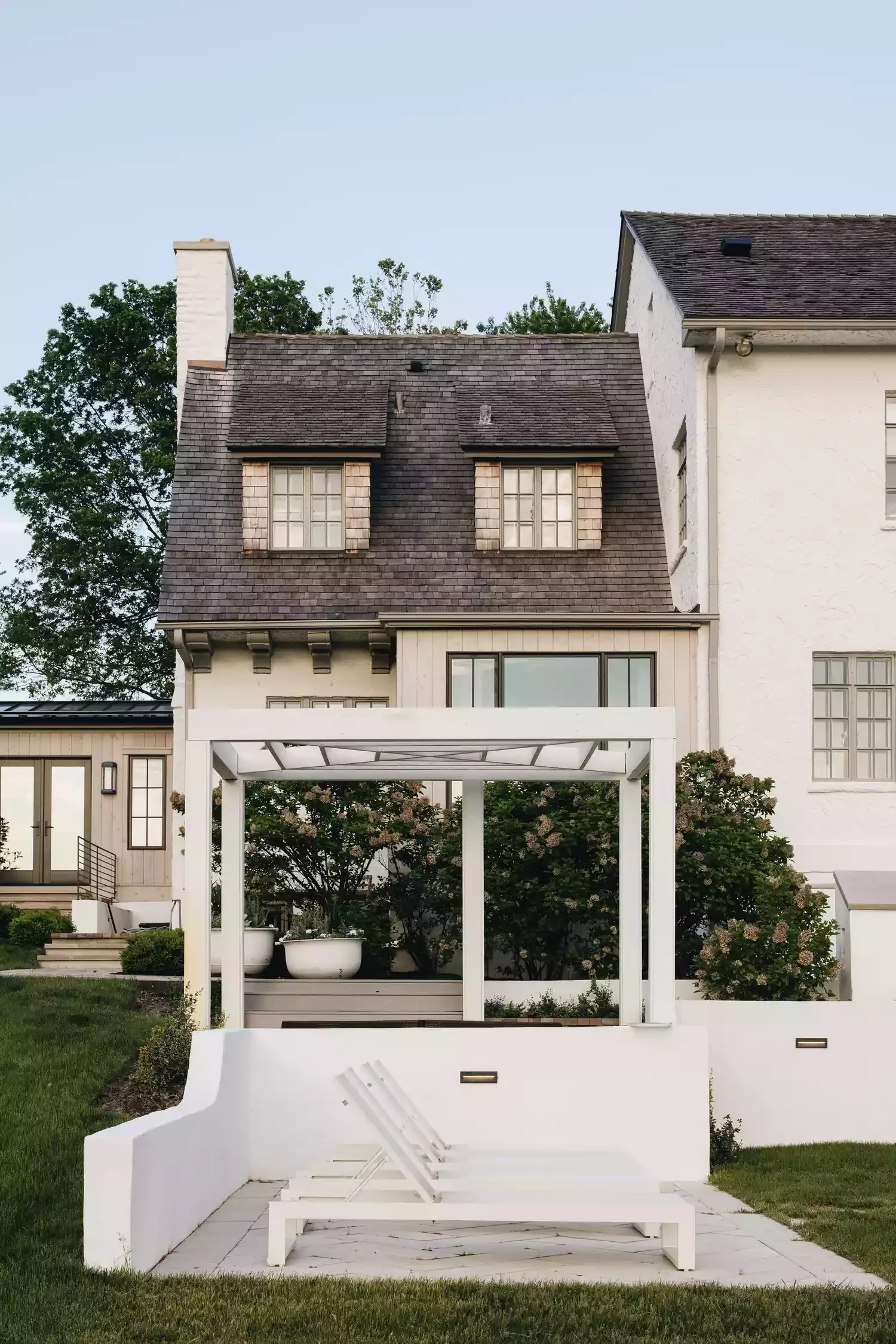 11 Stunning Hydrangea Design Ideas That Will Transform Your Home This Spring Elevate a Backyard