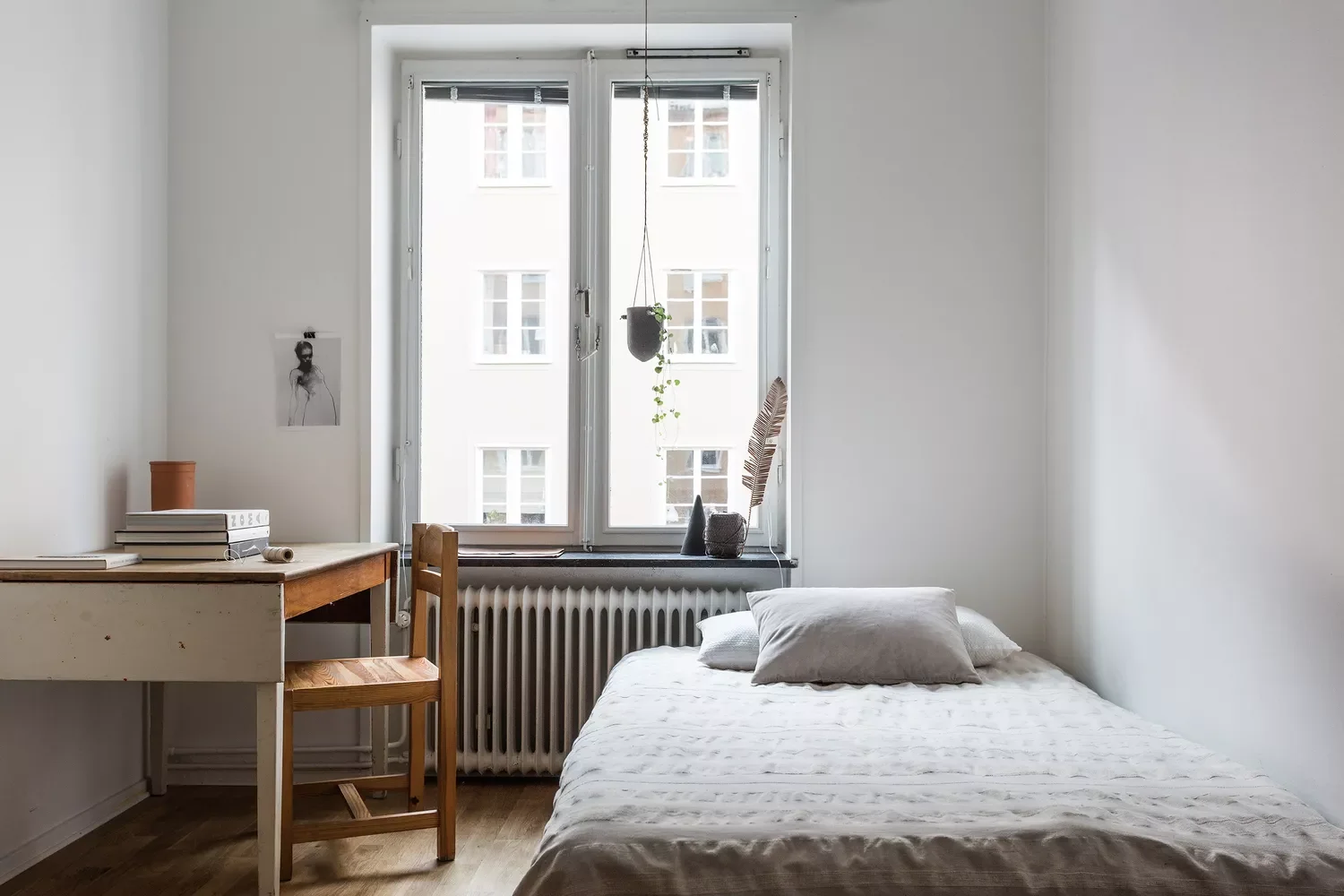 28 Multi-Purpose Office Guest Room Ideas to Create Your Perfect Hybrid Space 20 Eliminate Distractions