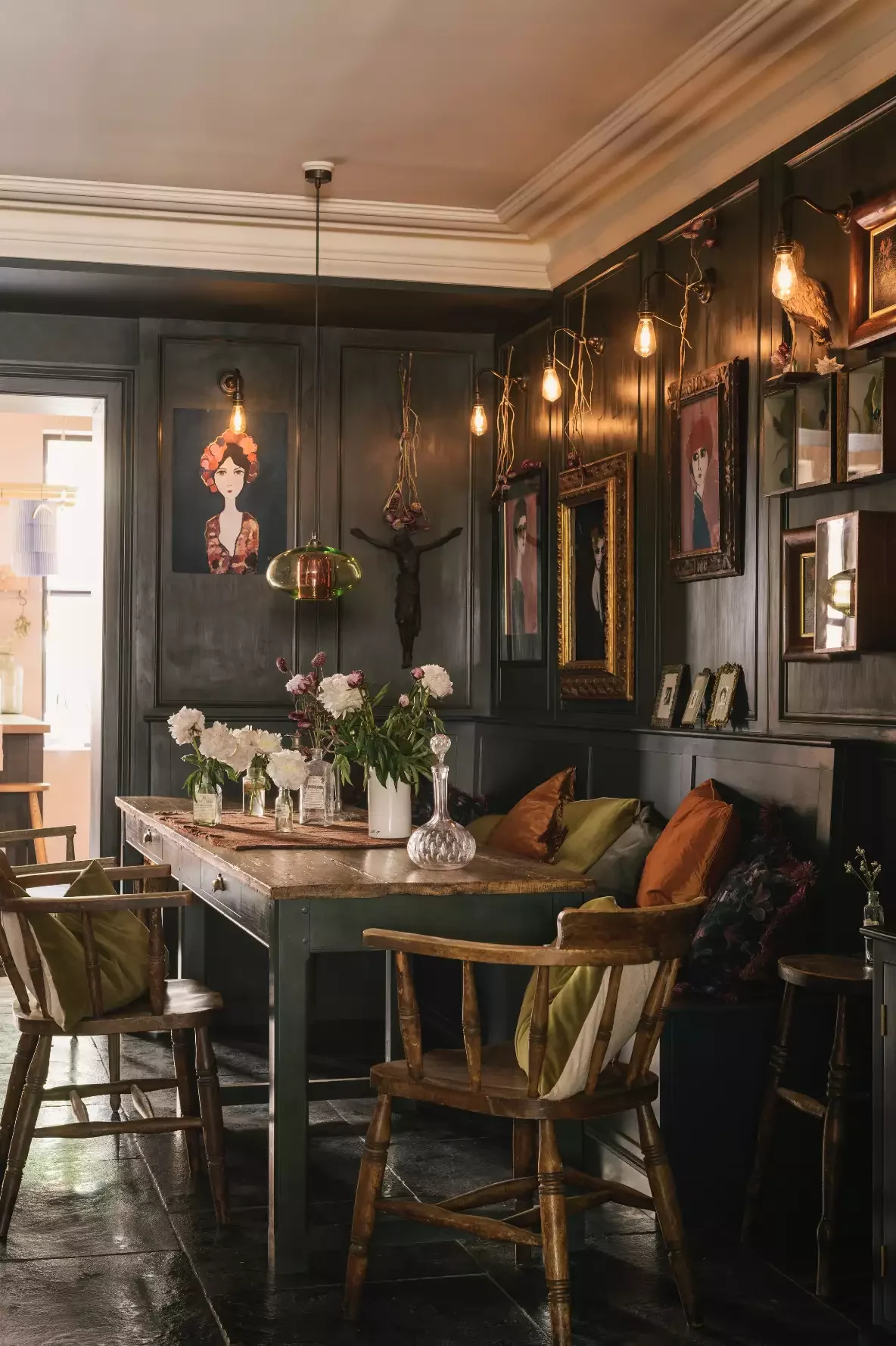 40 Stunning Black Dining Room Ideas to Transform Your Space 4 Embrace Antiques