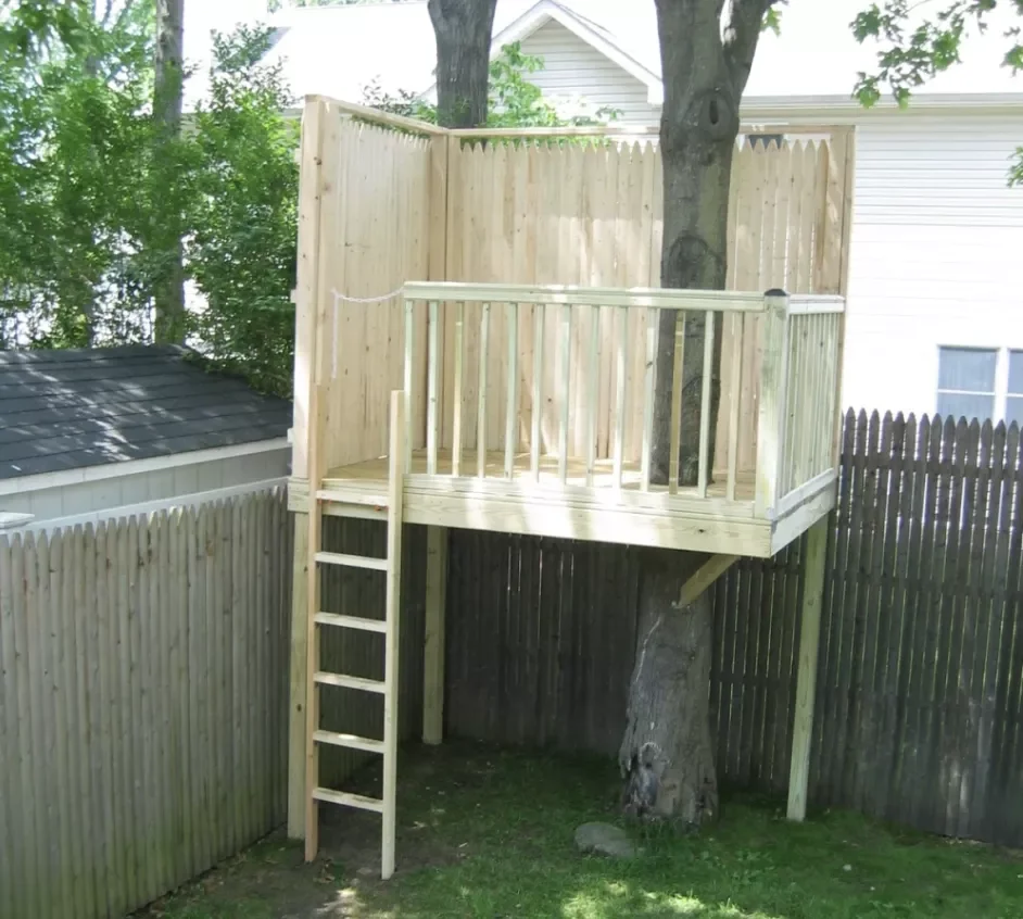 28 Amazing Treehouse Design Ideas That Will Transform Your Backyard 19 Embrace Corners