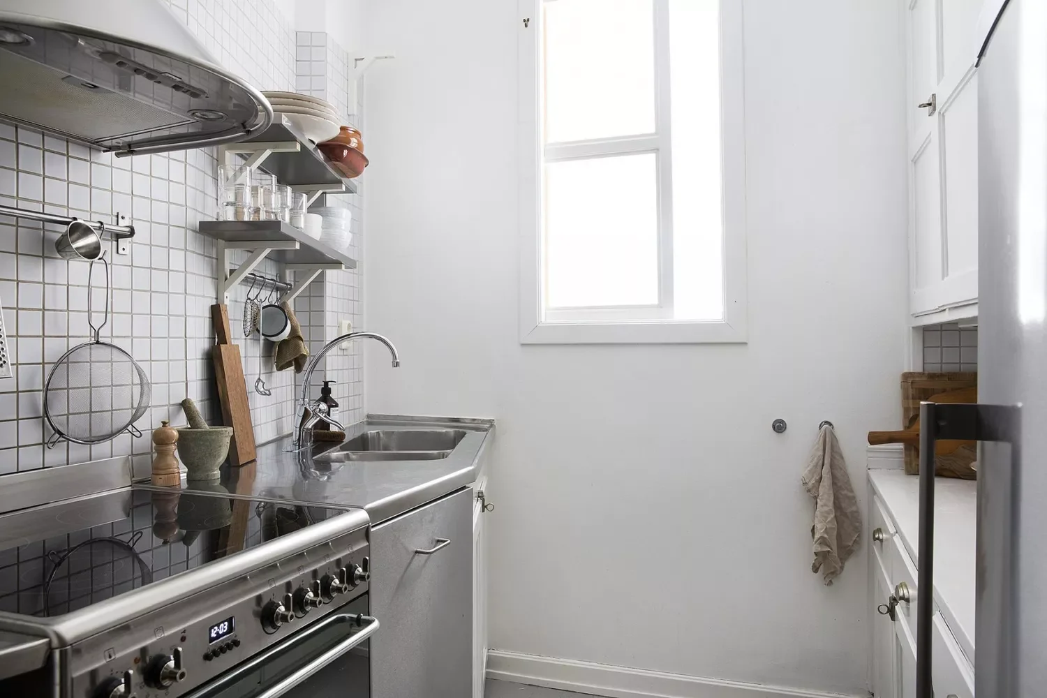 46 Galley Kitchen Design Ideas That Maximize Style and Function 17 Embrace Irregularities