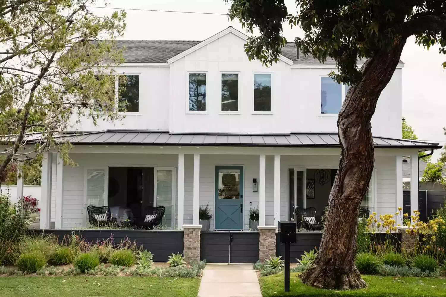 62 Warm and Inviting Front Porch Design Ideas That Welcome Everyone Home 22 Embrace Symmetry