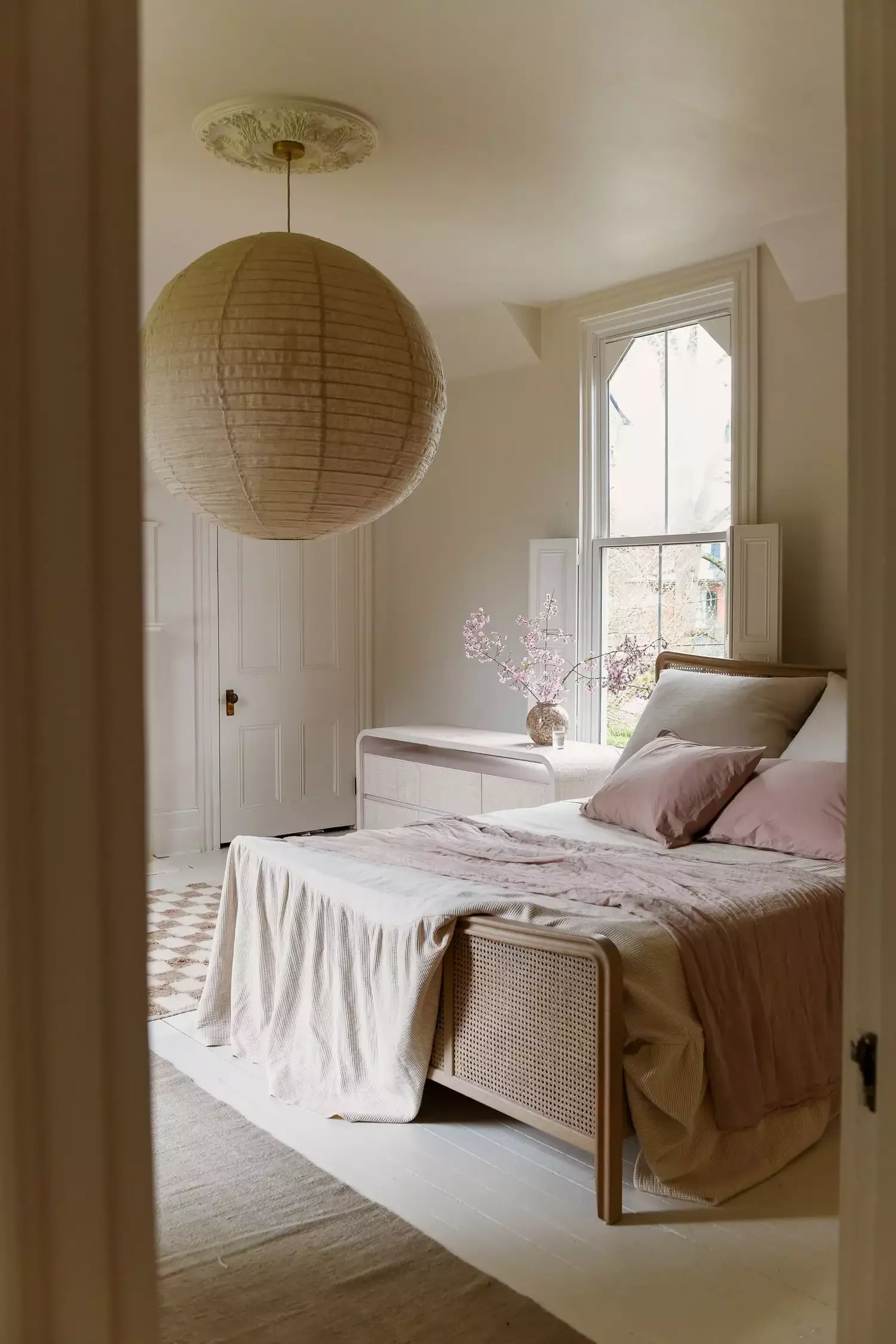77 Bedroom Design Ideas That Perfectly Balance Personal Style and Sophistication Embrace Undone Bedding