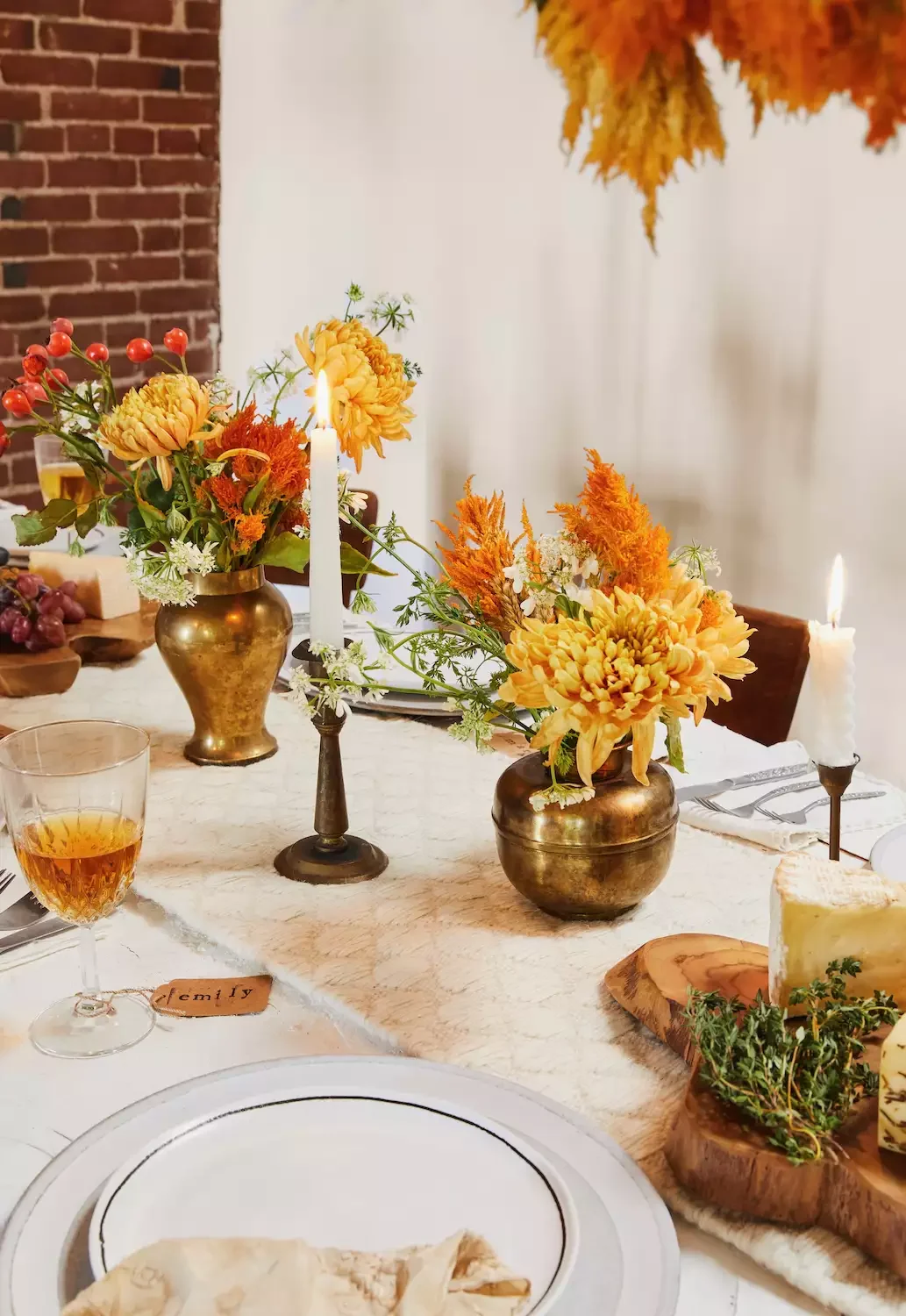 78 Beautiful Fall Table Decorating Ideas to Transform Your Seasonal Celebrations 8 Embrace Warm Tones
