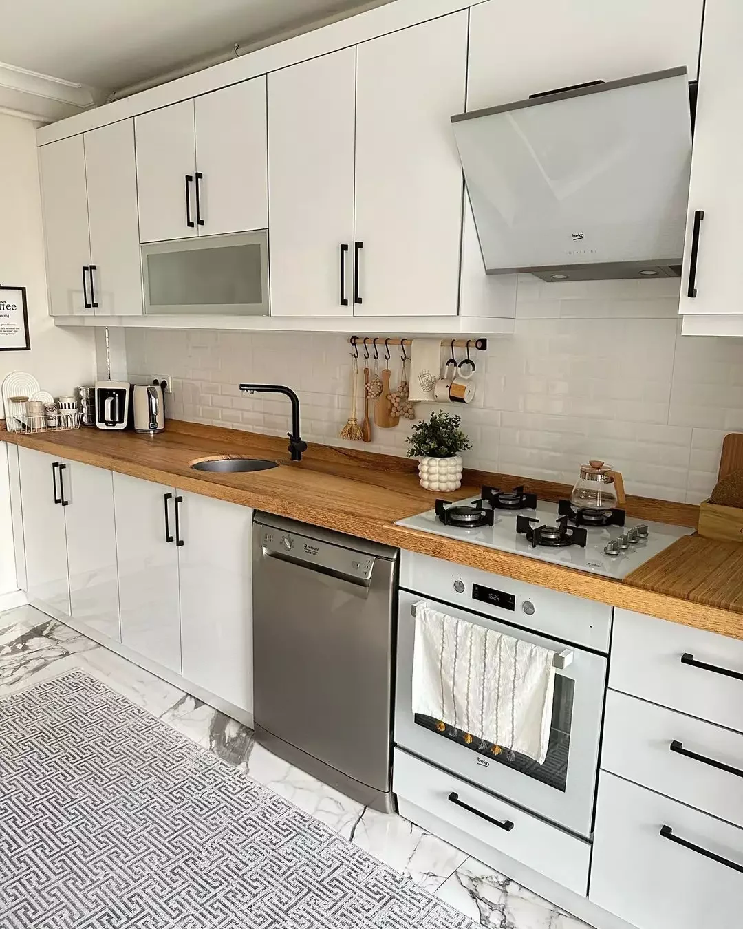 32 Kitchen Rug Ideas That Will Make Your Feet Dance With Joy Embrace a Classic Pattern