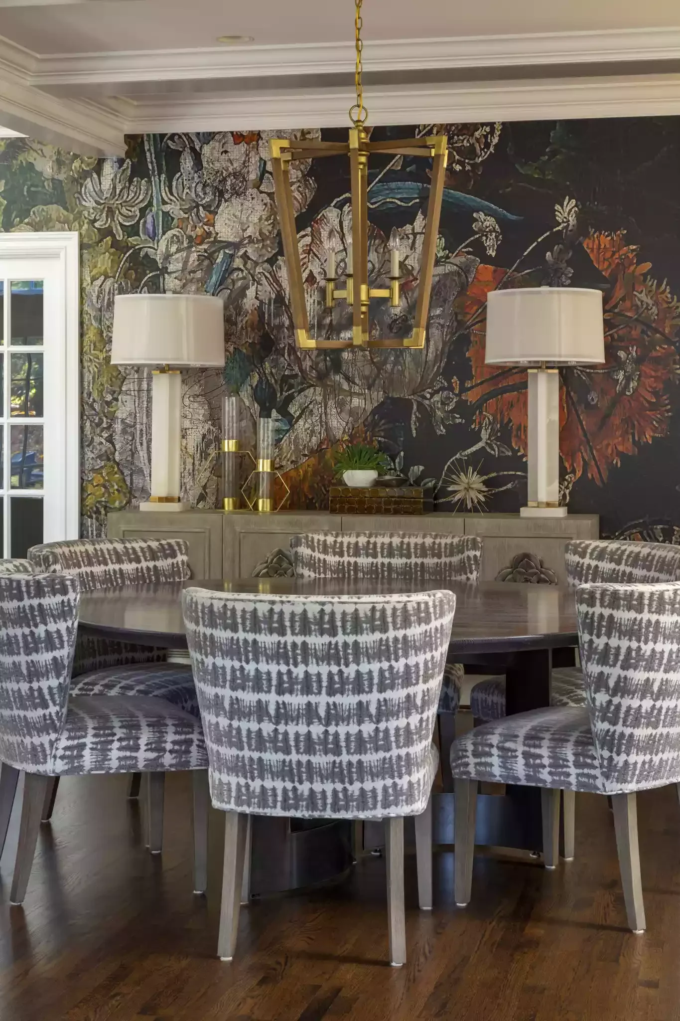 21 Stunning Dining Room Accent Wall Ideas That'll Transform Your Space Embrace a Theme