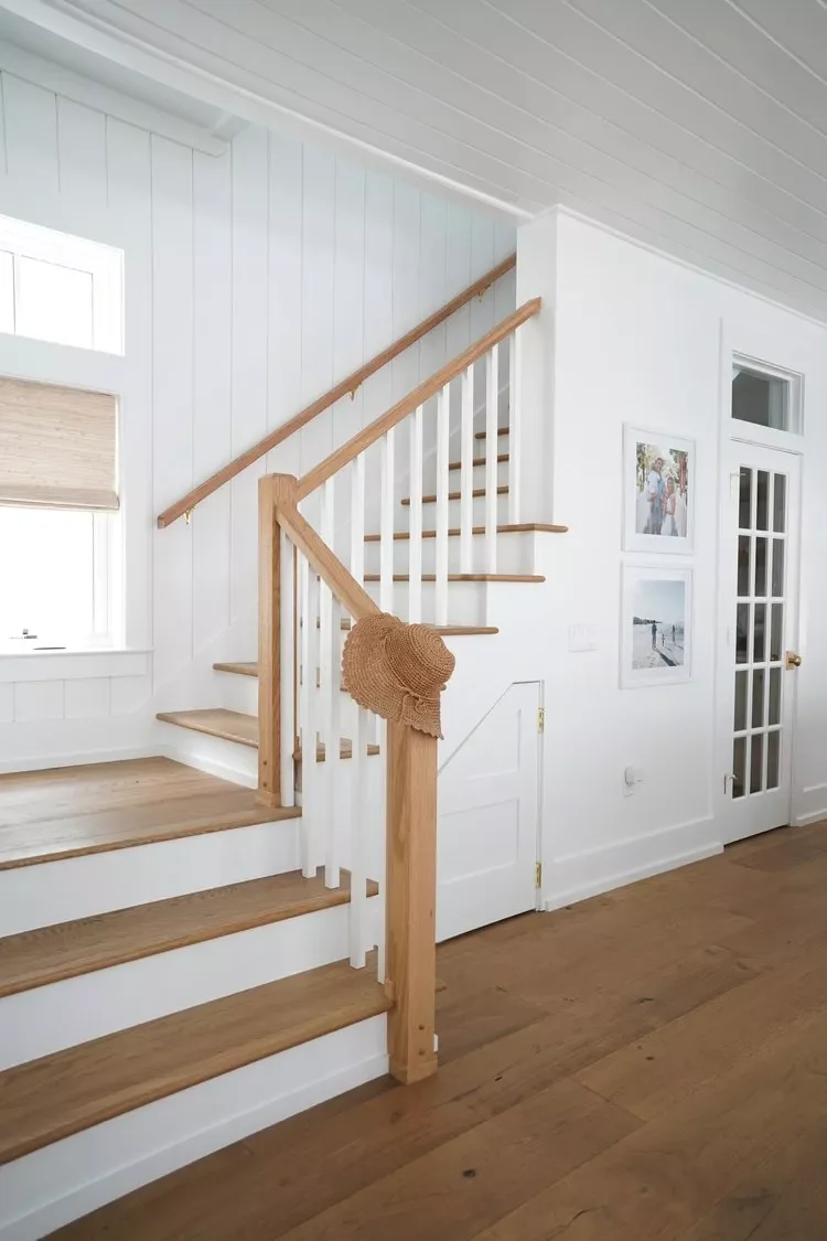 32 Staircase Design Ideas That Transformed Homes This Year Embrace a White and Wood Combo