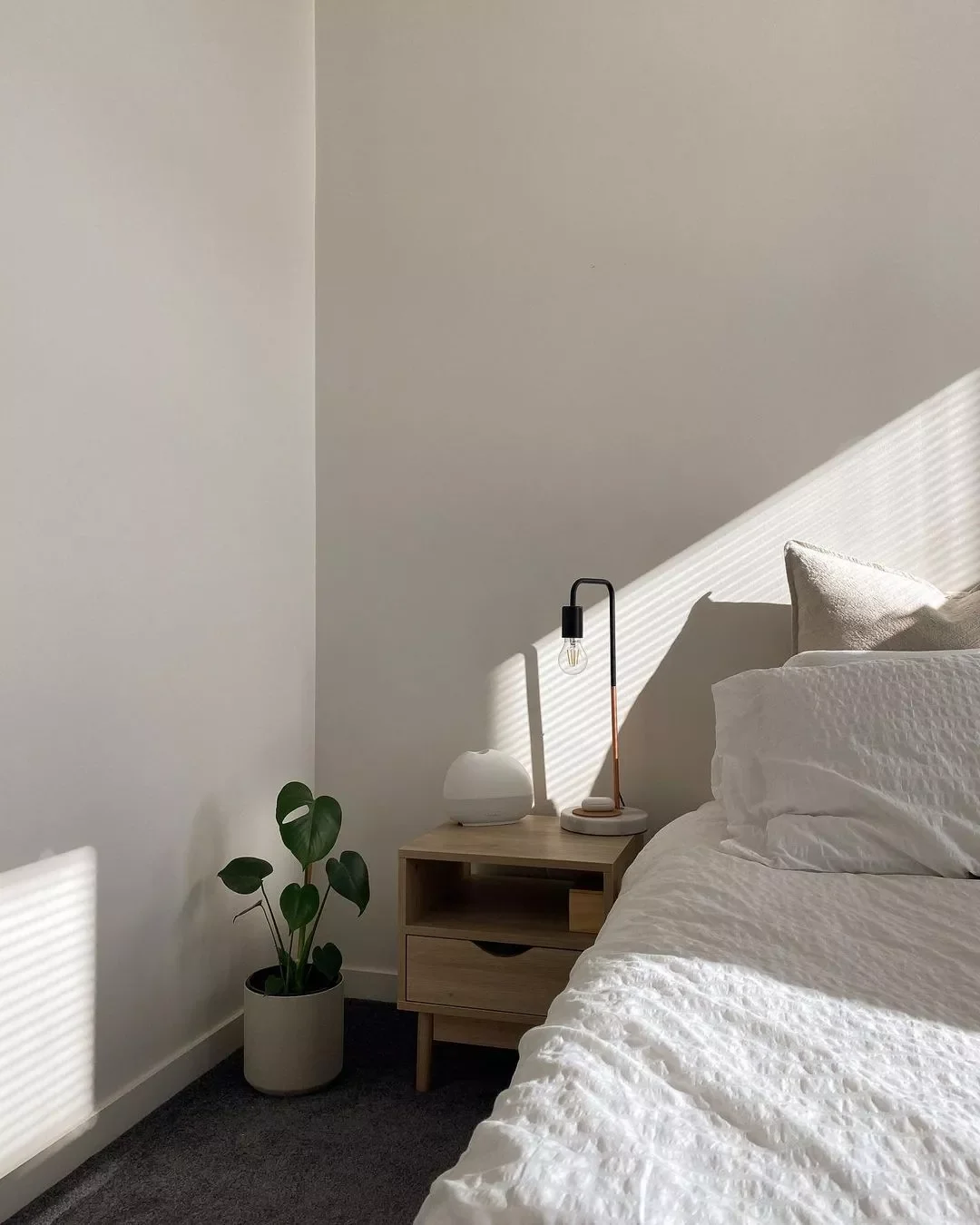 37 Beautiful Aesthetic Bedroom Ideas to Transform Your Space 26 Embrace the Bare Minimum