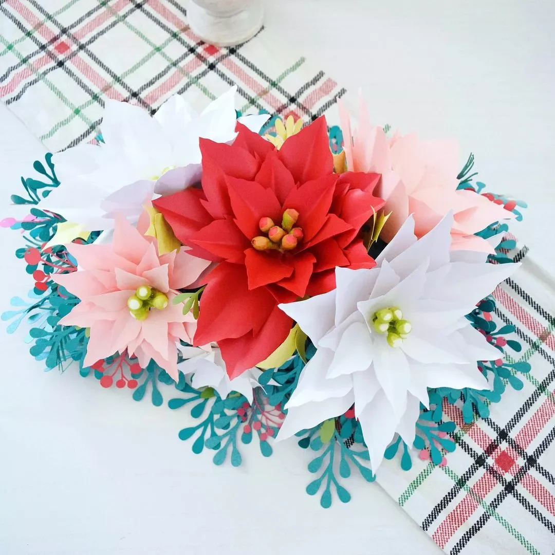 21 Stunning Poinsettia Display Ideas to Transform Your Holiday Home 16 Everlasting Poinsettias