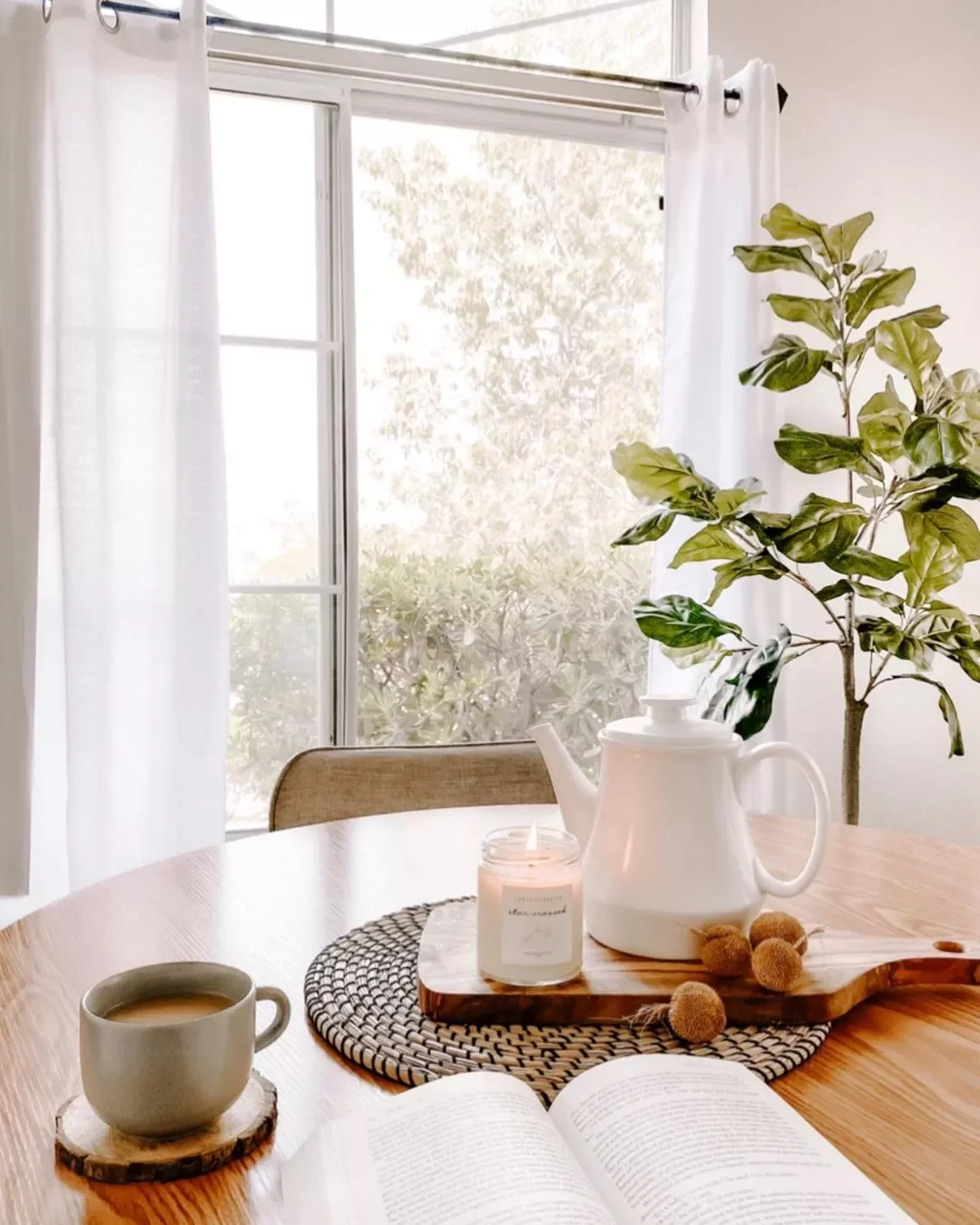 43 Stunning Dining Table Centerpiece Ideas to Transform Your Space Year-Round 16 Everyday Items
