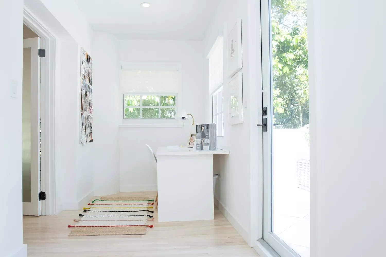 28 Brilliant Ways to Transform Your Workspace Into an Organized Haven Face Your Desk Away From Lists