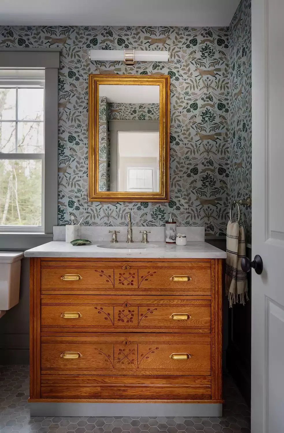 20 Vintage-Inspired Bathroom Designs That Bring Timeless Character to Your Home 10 Fake It