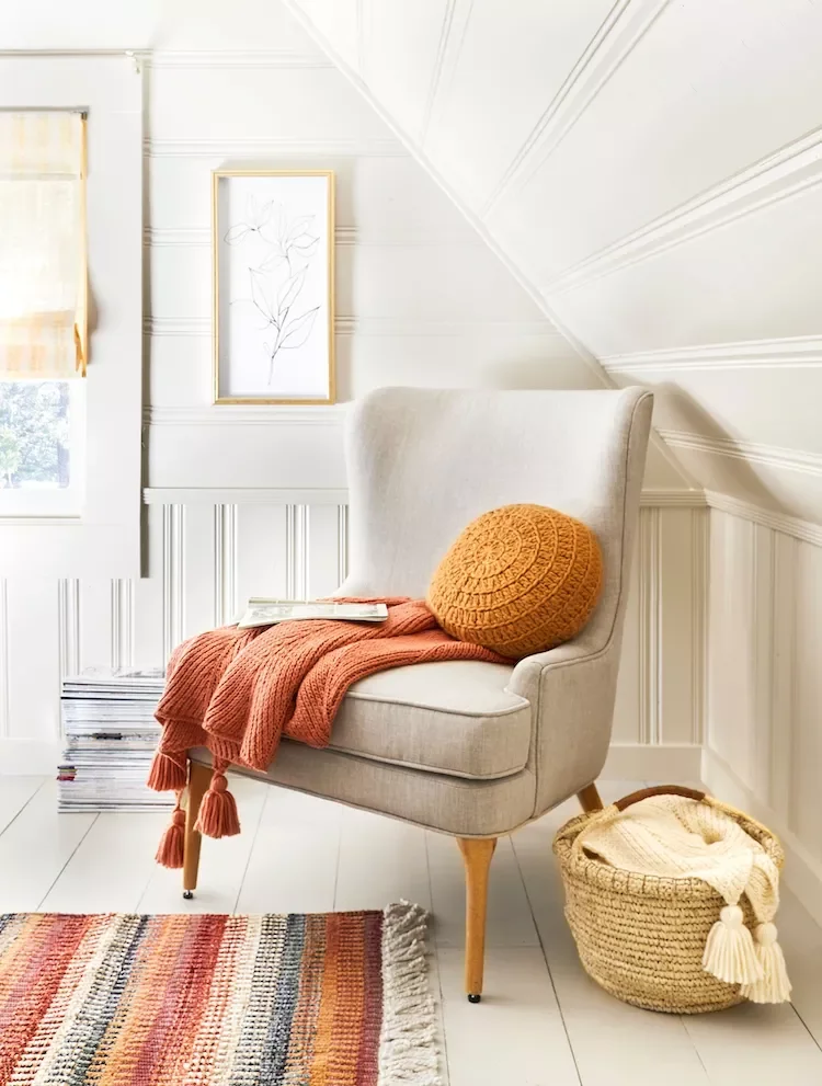 55 Stunning Thanksgiving Décor Ideas to Transform Your Home with Style 29 Fall-Colored Accent Pillows