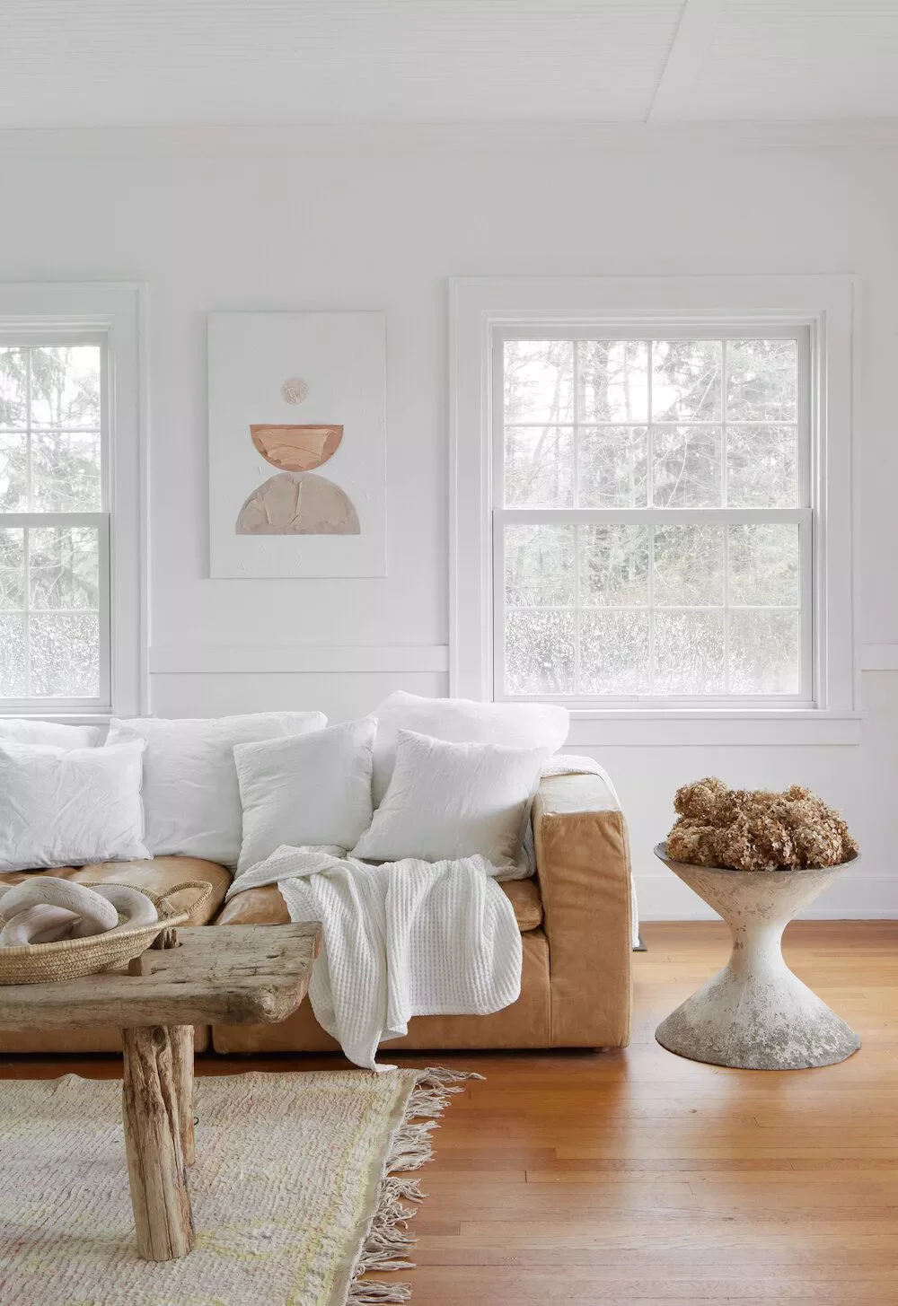 33 Autumn Living Room Ideas That'll Make Your Space Feel Incredibly Cozy 13 Fall Farmhouse Living Room