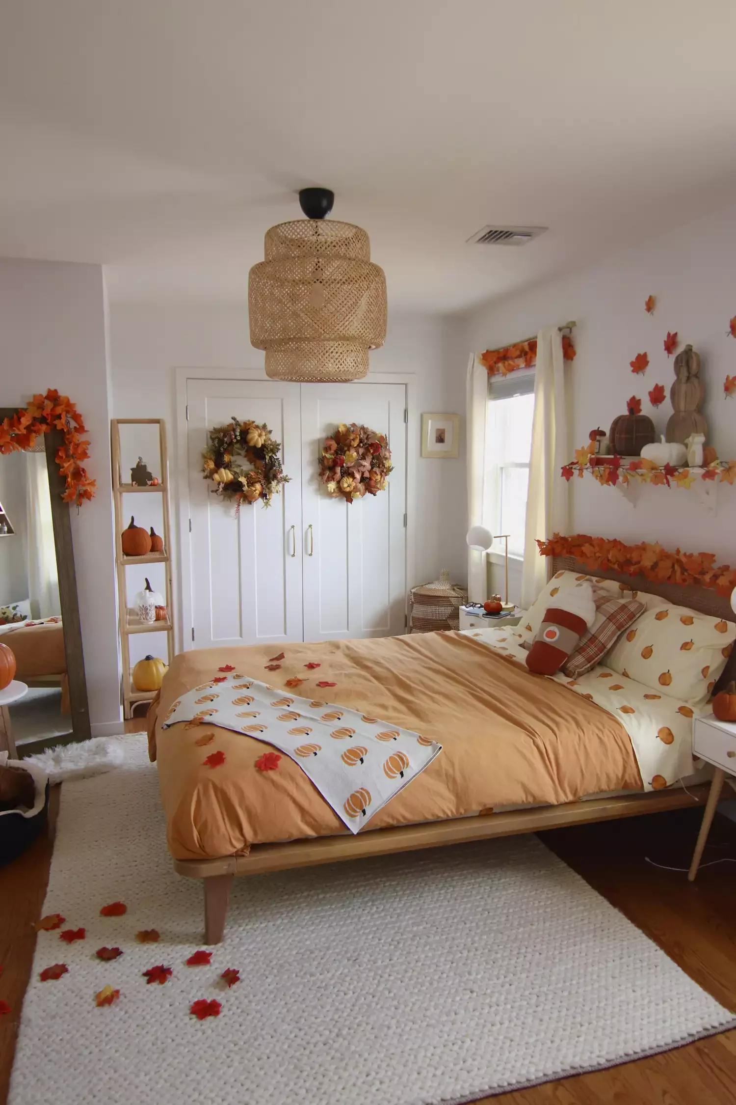 50 Stunning Fall Decorating Ideas That'll Make Your Home Feel Like Autumn Magic 49 Falling to Sleep in Fall