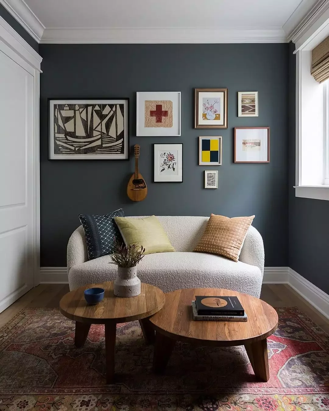 35 Creative Family Room Ideas for the Ultimate Hangout Space 8 Family Room Gallery Wall