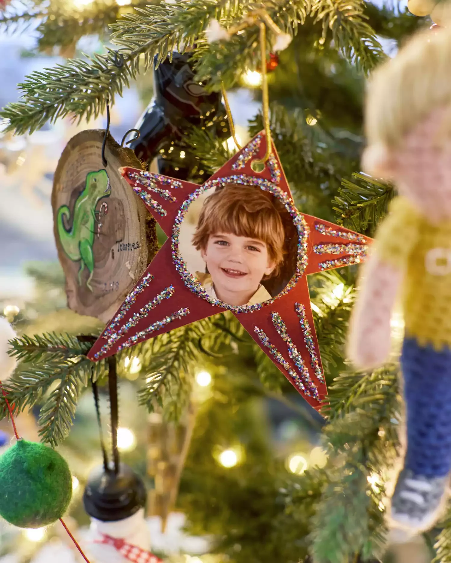 60 Stunning Christmas Tree Ideas to Transform Your Home This Holiday Season 55 Family Room Tree