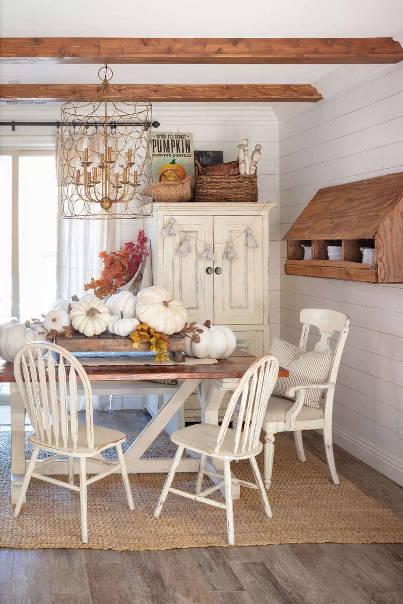 25 Elegant White Pumpkin Ideas for Stunning Fall Decor 18 Farmhouse-Inspired Centerpiece
