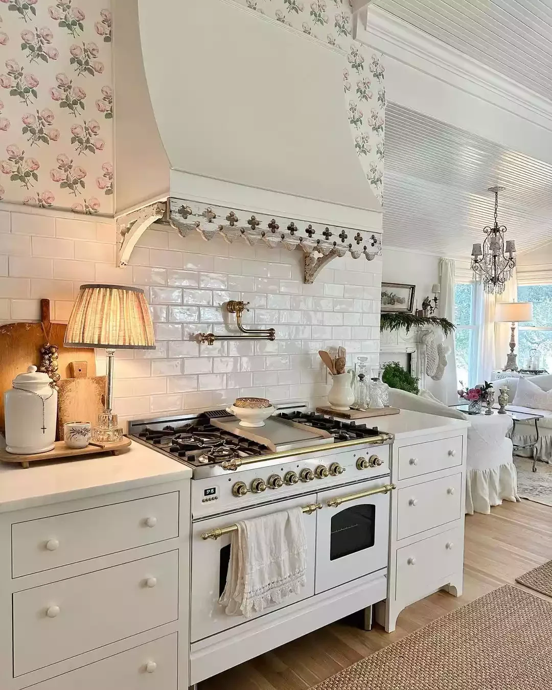 68 Charming Farmhouse Kitchen Ideas That Never Go Out of Style Farmhouse Kitchen With Cottage-Like Accents